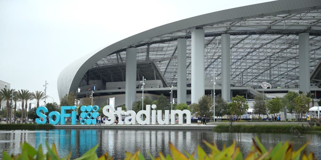 $5 billion stadium has little AC: How LA plans to cool fans down for  Thursday's NFL opener