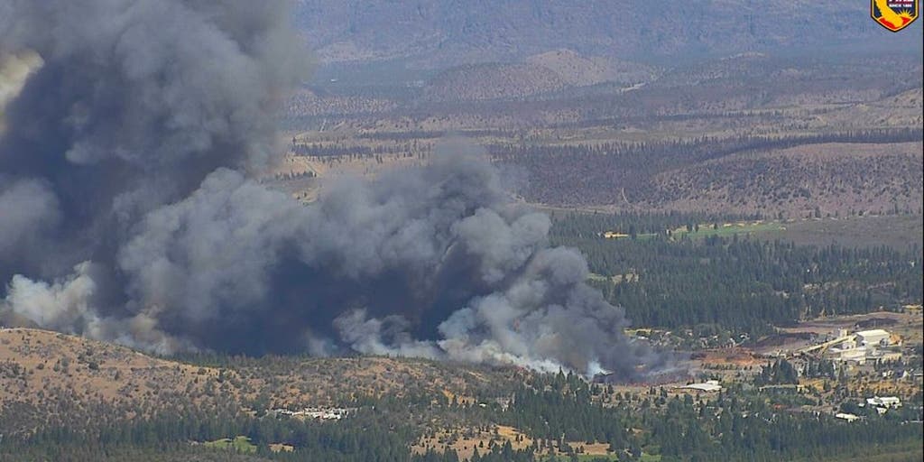 Fast-moving wildfire threatens hundreds of homes in Northern California