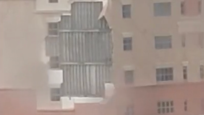 An even closer look at the damaged Holidaymakers hotel in Universal Orlando.