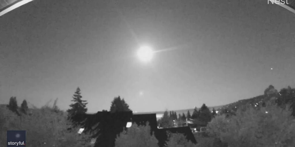 Doorbell cam catches fireball shooting through Seattle sky