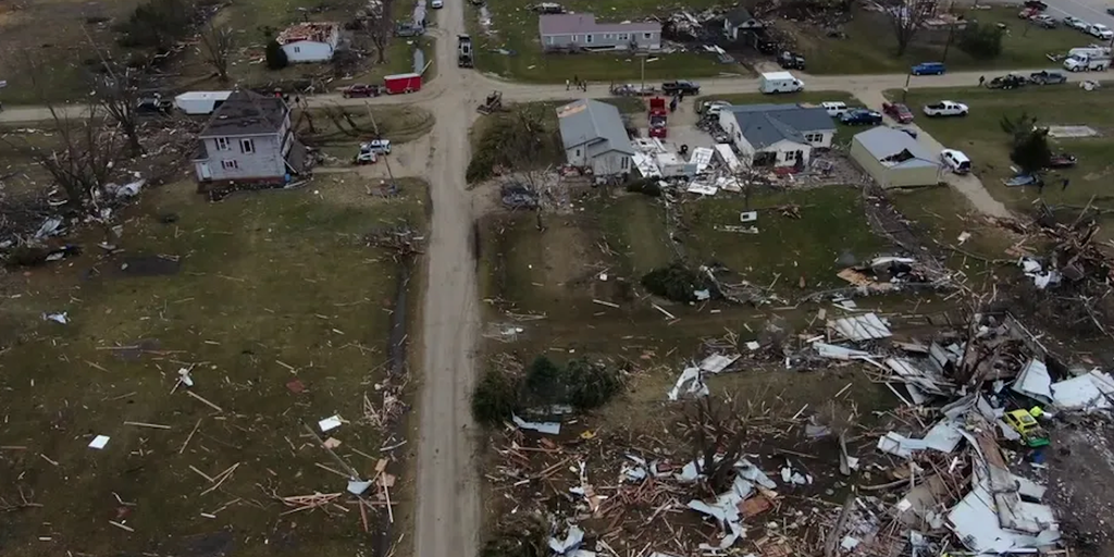 Recovery efforts continue in small Minnesota town destroyed by tornado ...