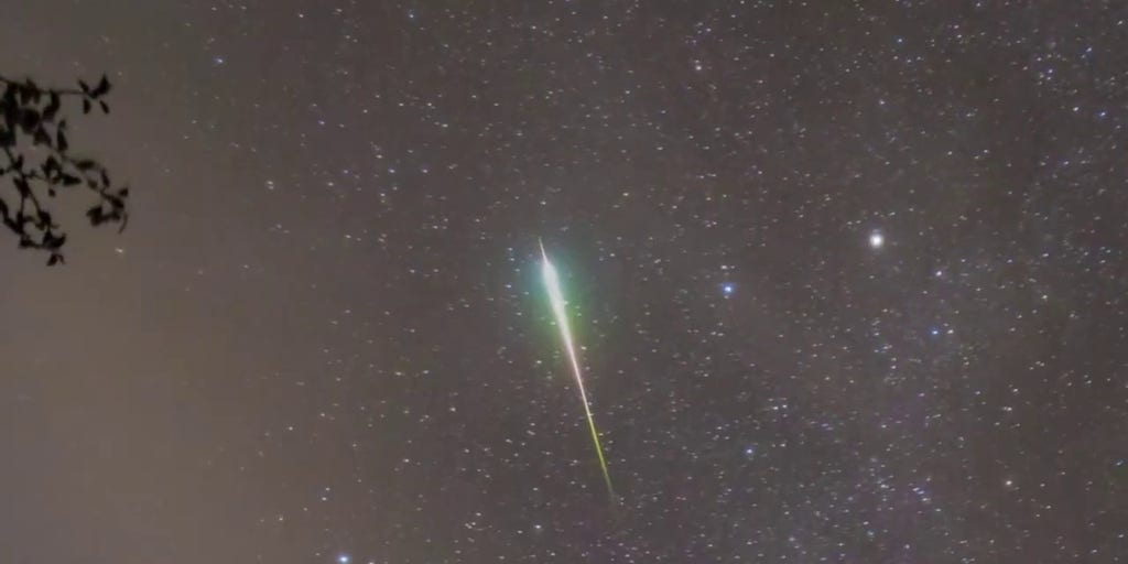 A chuva de meteoros Orionídeos atingirá seu pico neste fim de semana, enquanto a Terra passa pela poeira do cometa Halley
