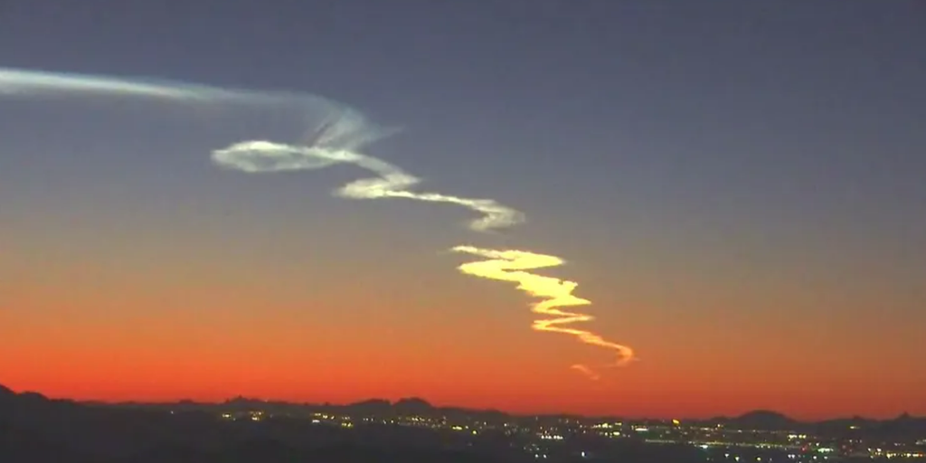 Twilight rocket launch causes sky to glow over Desert Southwest  Fox 