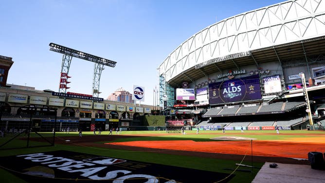 Houston Astros Unsigned Minute Maid Park Closed Roof Stadium Photograph