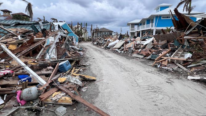 Debris from Hurricane Ian in Fort Myers Beach more than two weeks after the storm brought deadly storm surge to the Lee County, Florida community. (Image: Robert Ray/FOX Weather)