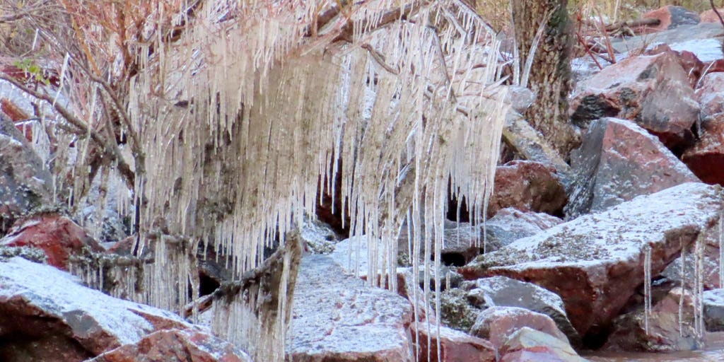 How Do Icicles Form, And Why Do They Perplex Physicists? 