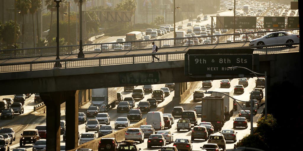 What are the worst times to travel on Labor Day?