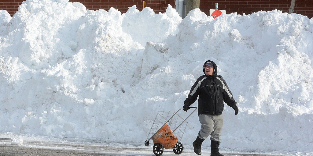 New Yorkers Brace Themselves For ‘life-threatening’ Snow Event This ...