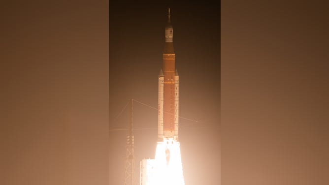 NASA’s Space Launch System rocket carrying the Orion spacecraft launches on the Artemis I flight test, Wednesday, Nov. 16, 2022, from Launch Complex 39B at NASA’s Kennedy Space Center in Florida. NASA’s Artemis I mission is the first integrated flight test of the agency’s deep space exploration systems: the Orion spacecraft, Space Launch System (SLS) rocket, and ground systems. SLS and Orion launched at 1:47am ET from Launch Pad 39B at the Kennedy Space Center. Photo Credit: (NASA/Bill Ingalls)