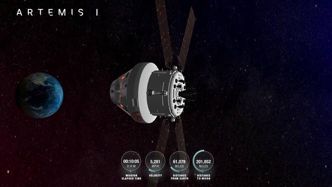 A screenshot of NASA's Orion tracking website showing the position of the spacecraft compared to Earth and the moon.