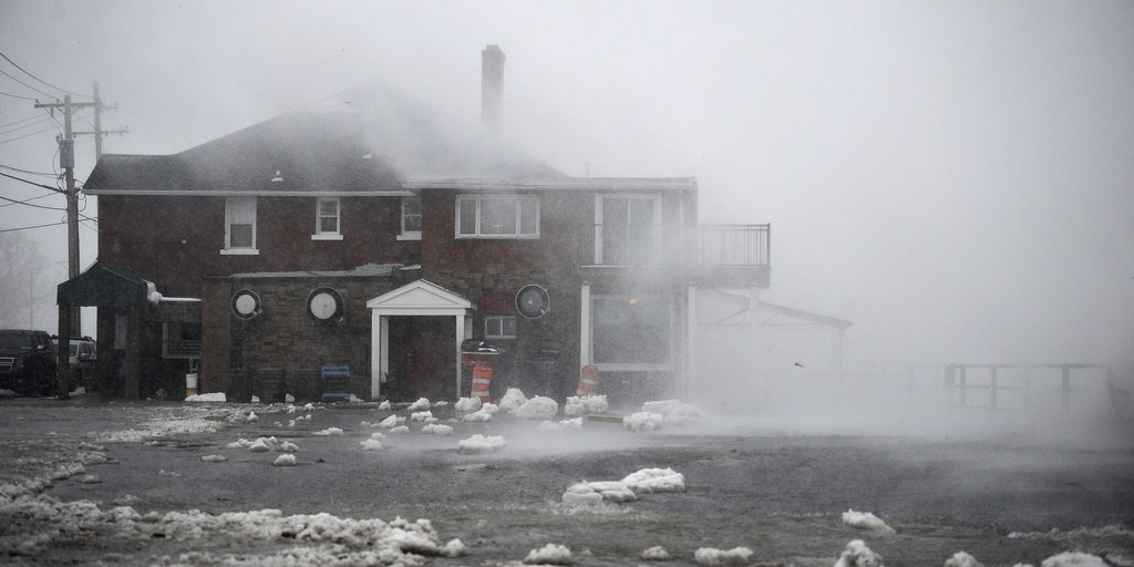 Power Outages Top 1 Million As Wintry Bomb Cyclone Impacts 25 States ...