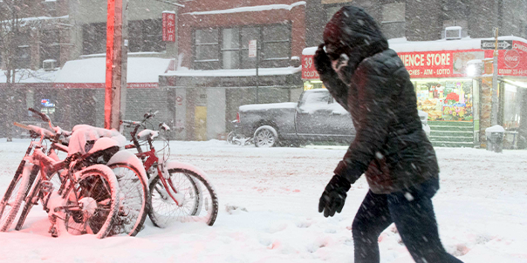 Timeline: Nor'easter to slam the East Coast with heavy snow and high winds