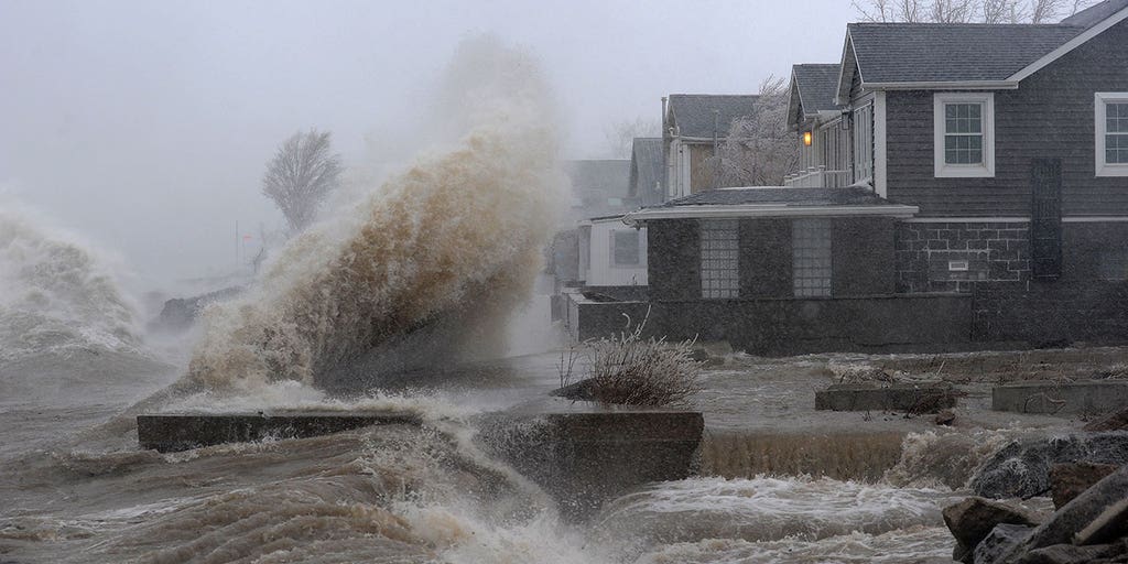 What Is A Seiche Add This Fascinating Phenomenon To List Of Christmas   Lake Erie Waves 