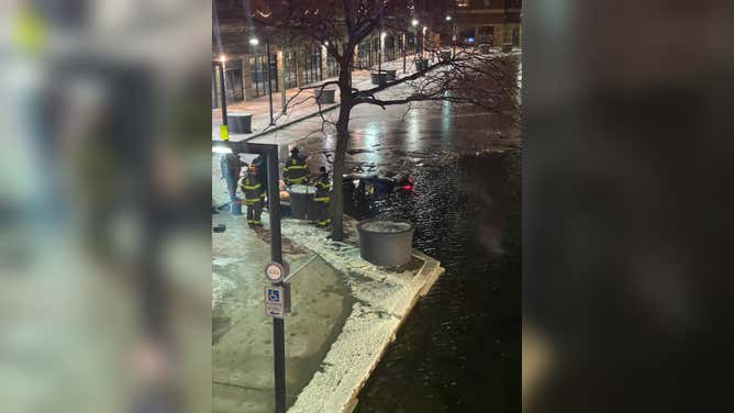 Car crashes through ice on canal in Indianapolis