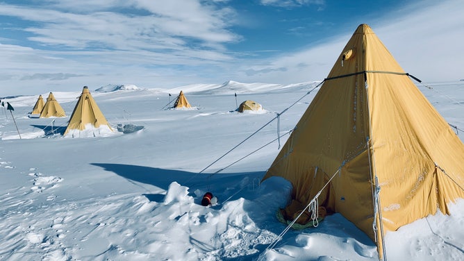 Allan Hills tents during the 2019-20 field season at COLDEX. 