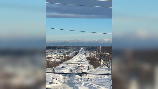 Photo taken December 25, 2022 at 9:30 a.m. from the Sheridan Drive overpass looking north on Transit Road in Erie County.