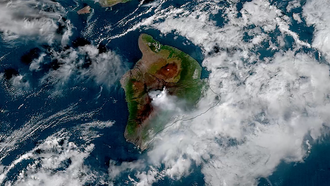 Satellite imagery of Mauna Loa eruption.