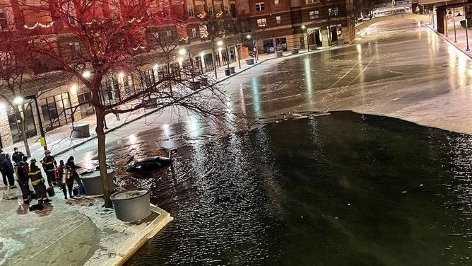Car crashes through ice on canal in Indianapolis