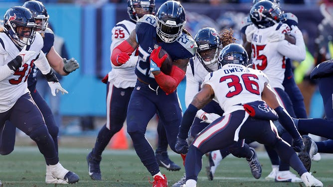 Texans at Titans game kicks off after hour delay due to cold