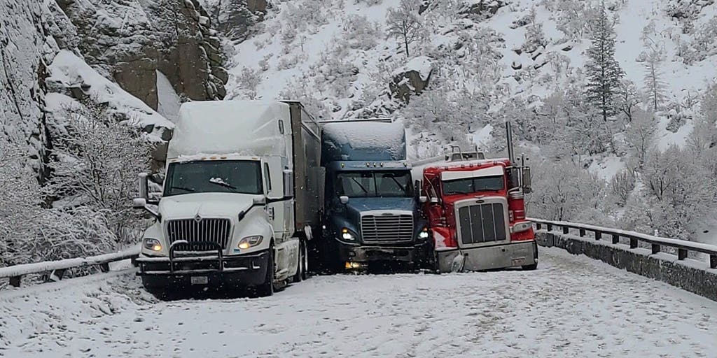 Historic' snow blankets parts of Midwest, disrupts travel
