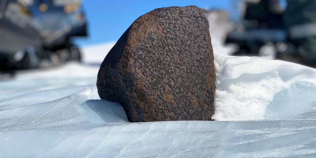Hefty meteorite containing materials billions of years old found by researchers in Antarctica - Fox Weather 