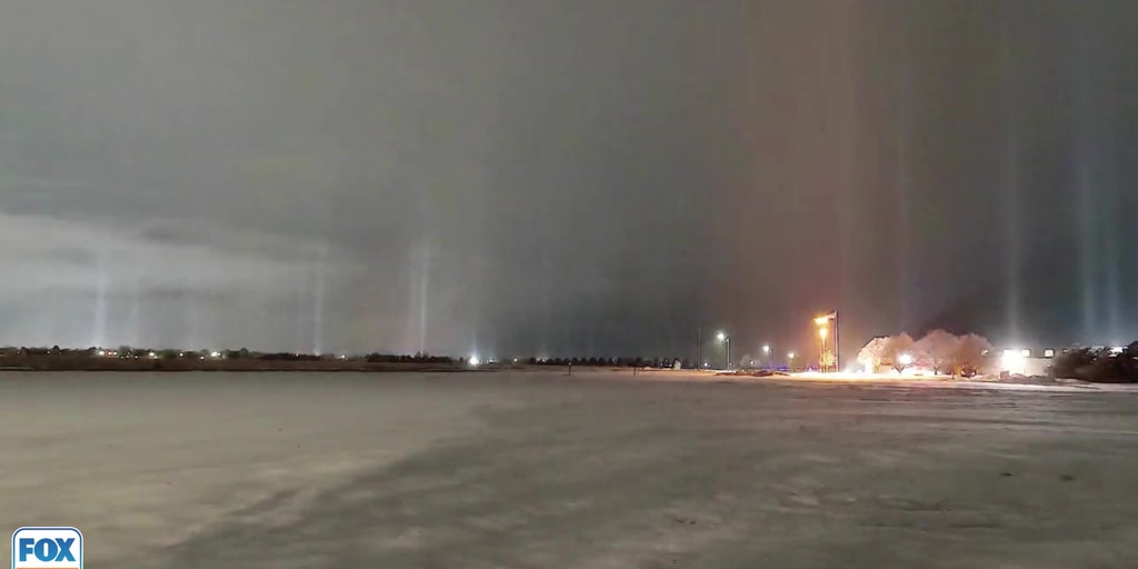 Midwestern arctic blast leads to gorgeous light pillar display in