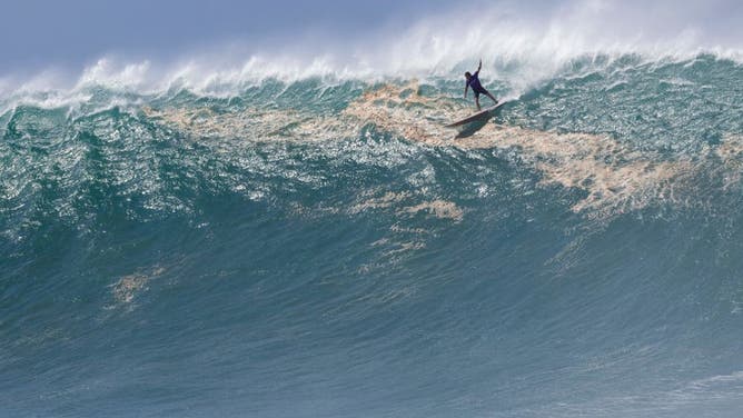 'The Eddie': Hawaii's most prestigious surf competition makes epic ...