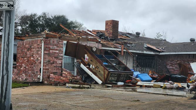 Tornado risk continues overnight along Gulf Coast after damaging storms ...