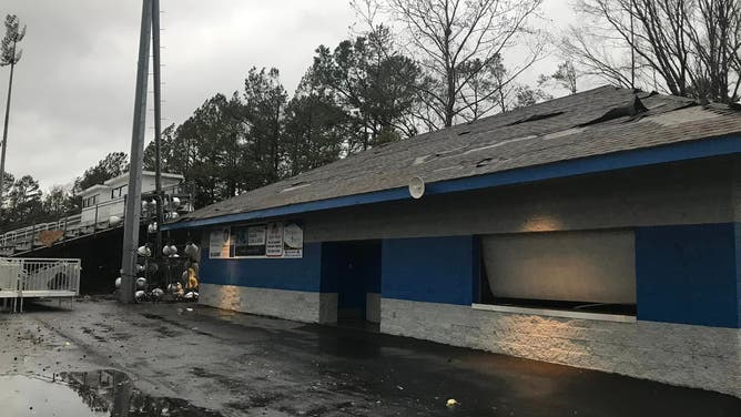 Tornado hits school in Hot Springs, AR