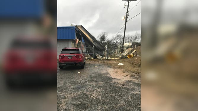 Tornado hits school in Hot Springs, AR