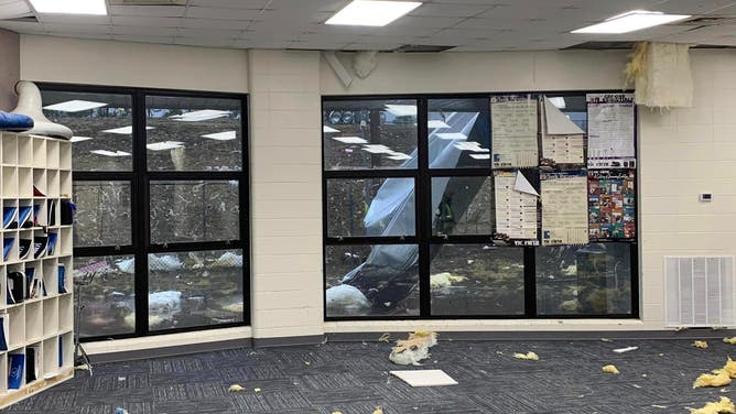 Tornado hits school in Hot Springs, AR