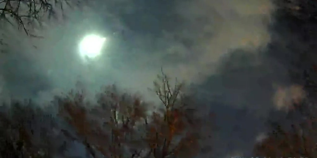 Watch Meteor gives brilliant green flash as it explodes over Arkansas