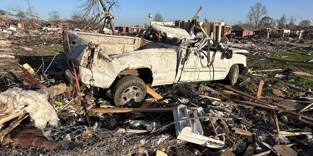 The Daily Weather Update from FOX Weather Southeast works to rebuild as severe storm threat