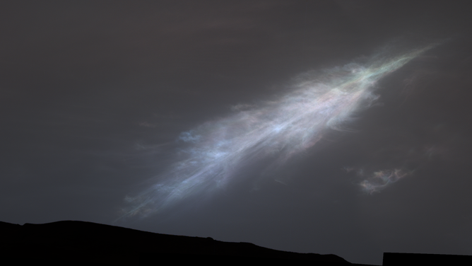 noctilucent cloud on Mars