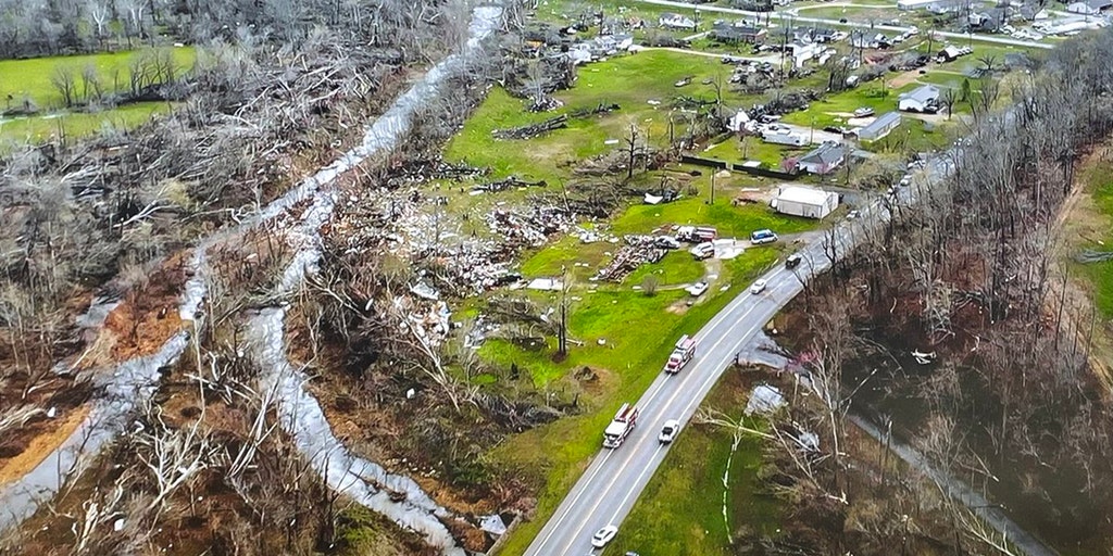 Deadly tornadoes rumble through Missouri, Kentucky leaving swaths of ...