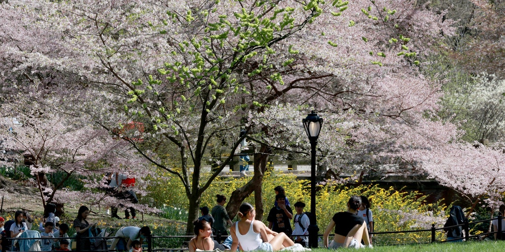 Summerlike heat wave shatters dozens of records across the US before ...