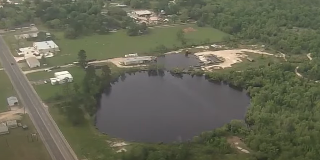 Expert thinks secondary sinkhole likely responsible for growing alarm ...