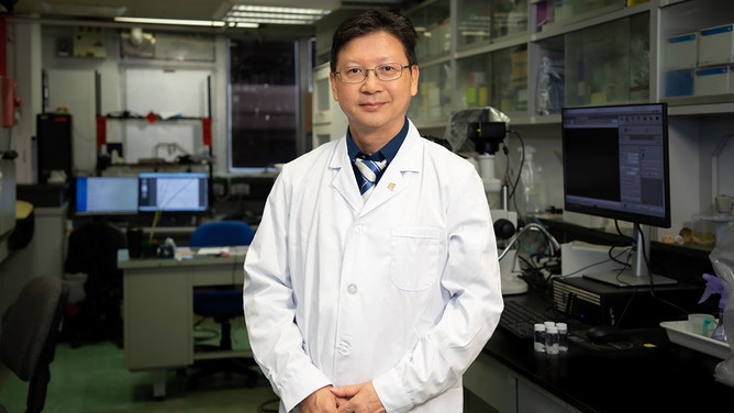 The research team was led by Qiu Jianwen, a professor of the Department of Biology at HKBU.