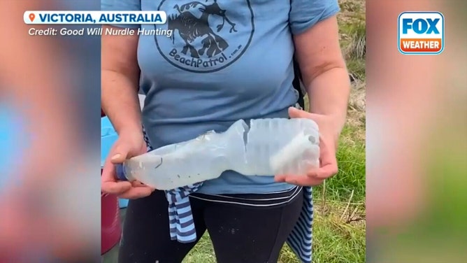 8-year-old's lucky message in a bottle found 10 years later at Australian beach