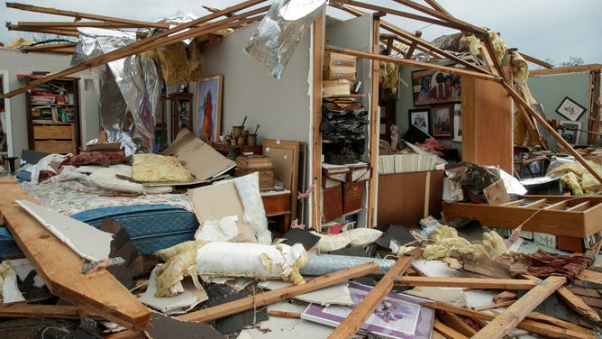 Large Tornado Sweeps Through Little Rock, Arkansas