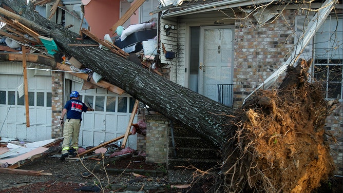 Large Tornado Sweeps Through Little Rock, Arkansas