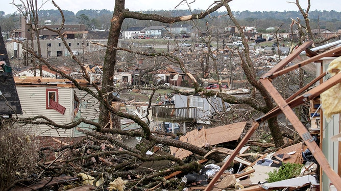 Large Tornado Sweeps Through Little Rock, Arkansas