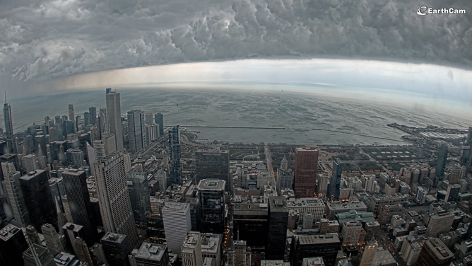 Shelf Cloud in Chicago