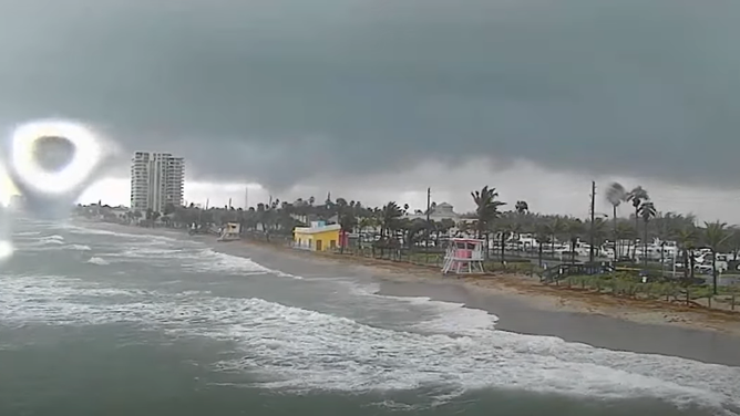 Dania Beach Pier and Beach Cam