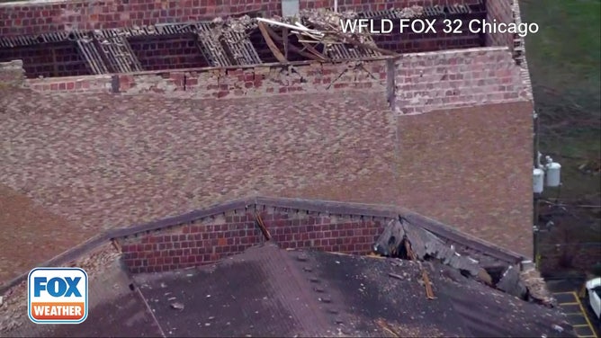 Storm damages Illinois theater