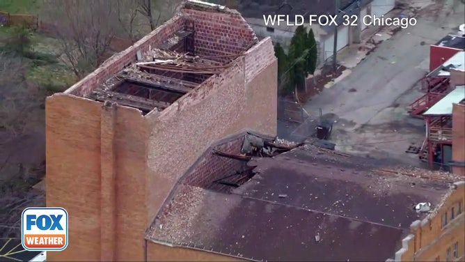 Storm damages Illinois theater