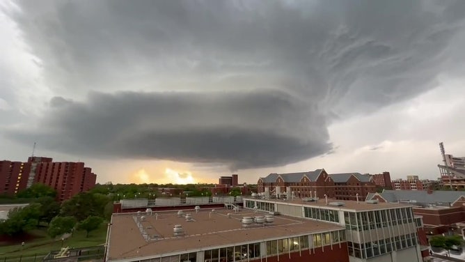 Supercell thunderstorm near Norman, Oklahoma