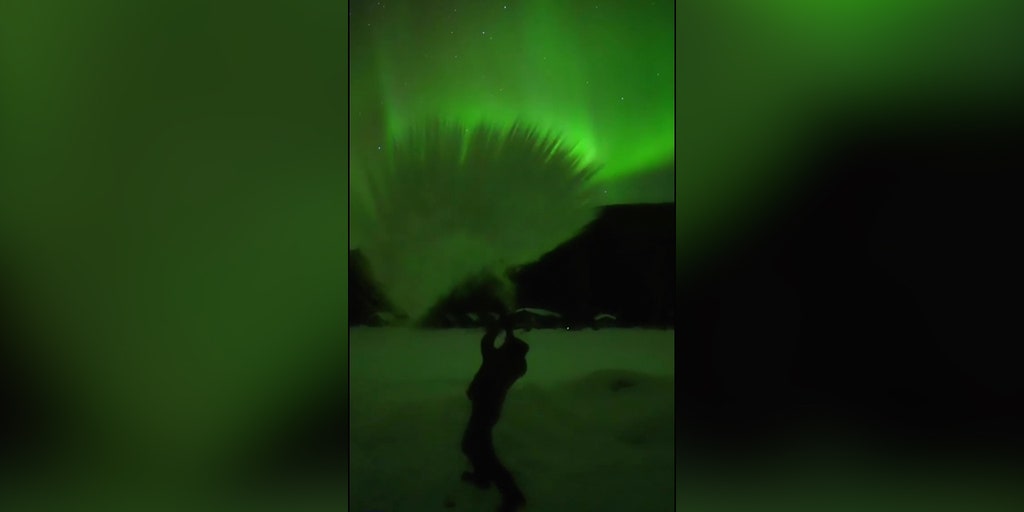 Watch Boiling water instantly freezes during brilliant aurora in Alaska Fox Weather
