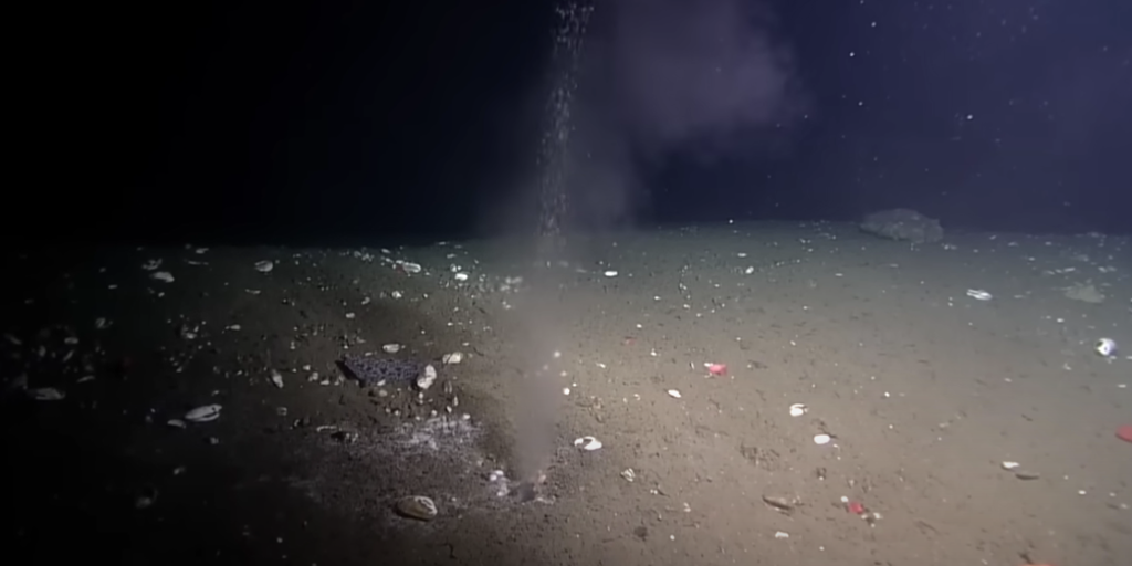 Bubbling discovery along Cascadia Fault gives insight into area prone to 90 killer quakes in West Bubbling discovery along Cascadia Fault gives insight into area prone to 90 killer quakes in West