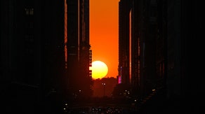 'Manhattanhenge' phenomenon lights up New York City in beautiful imagery